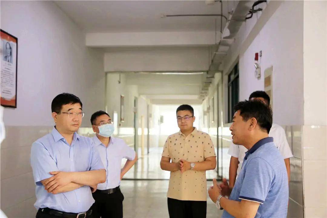 课程|河南郑州航空港实验区和郑州人工智能研究院领导到贝思特实验学校指导