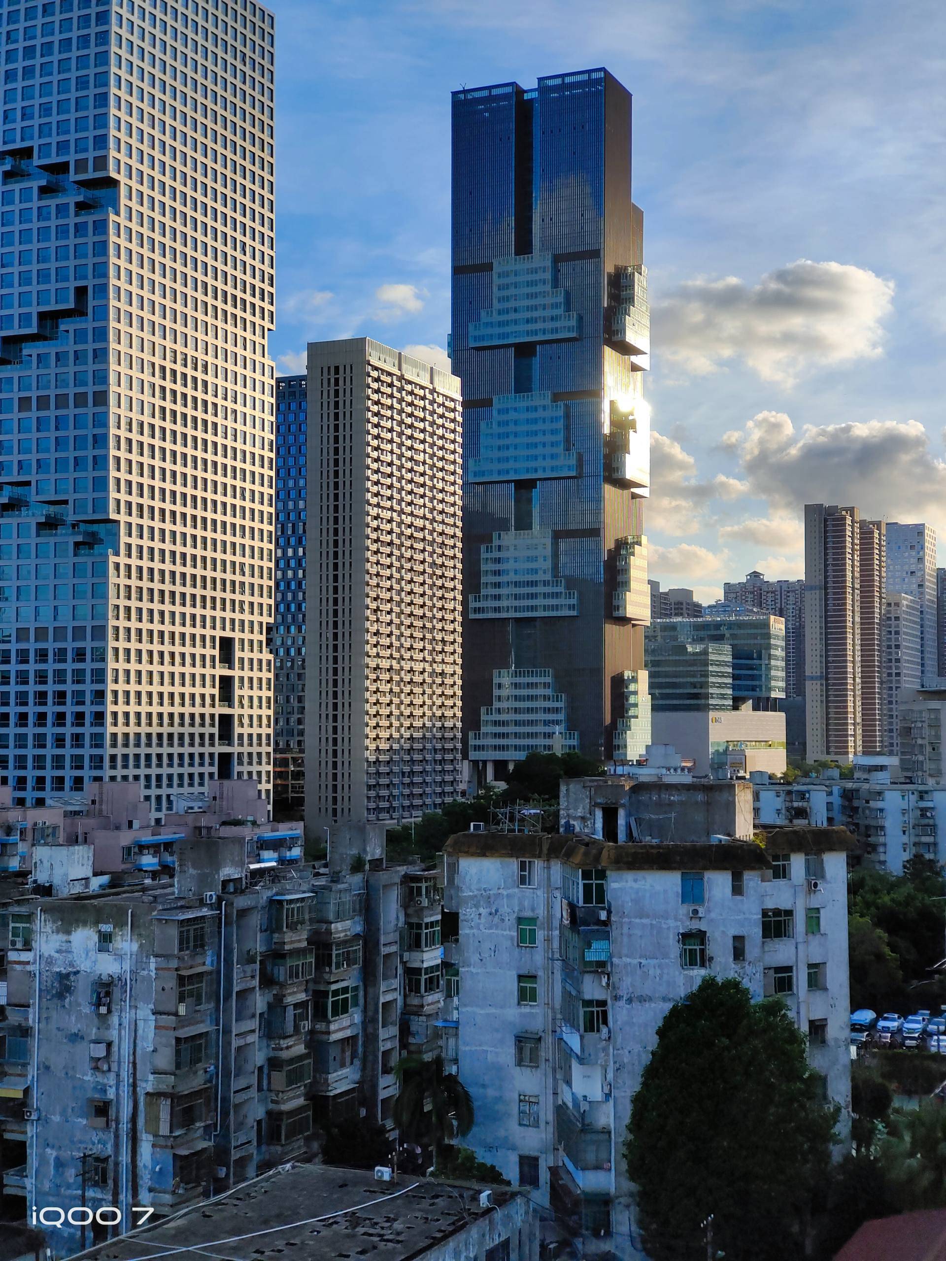 首选|三双配置领衔，iQOO 7综合体验成3K价位首选