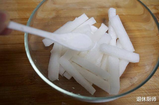 如何切萝卜条来晒干 910d66f4aa3b4223a4b8651fe60f795d.jpeg