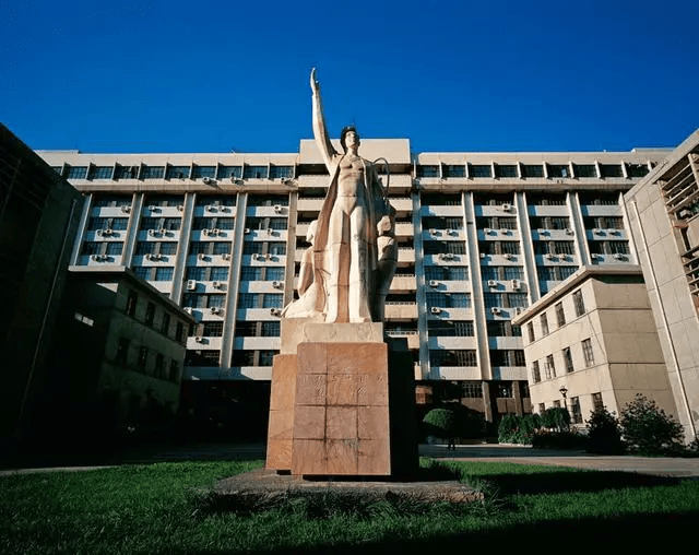 全球设计学院排名_北海艺术设计学院(2)