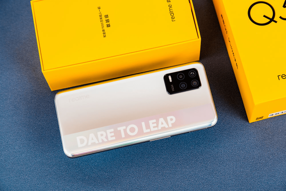 首销夺冠!realme真我q3成千元价位最火爆的机型之一