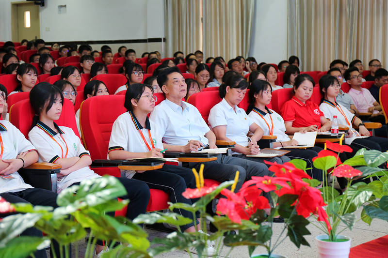 漳州艺术实验学校举行庆祝建党100周年传承奋进系列活动