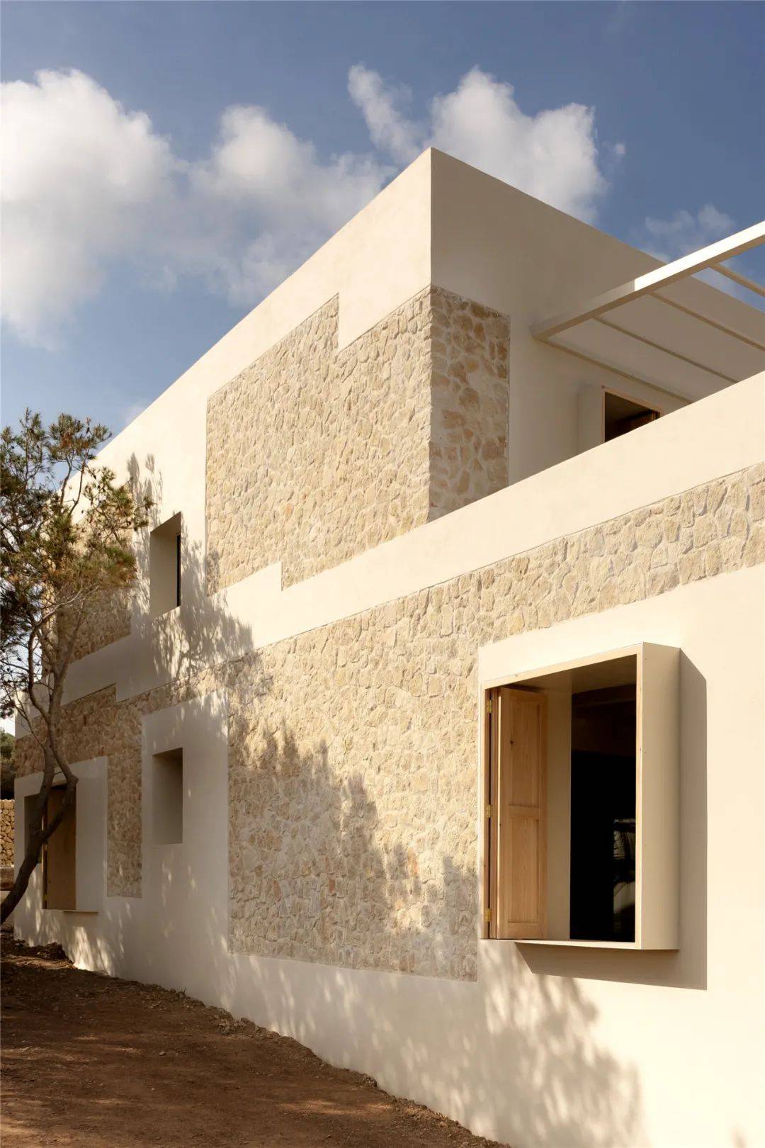 石材与灰泥的几何拼贴纤细与厚重的优雅对比nomostudio