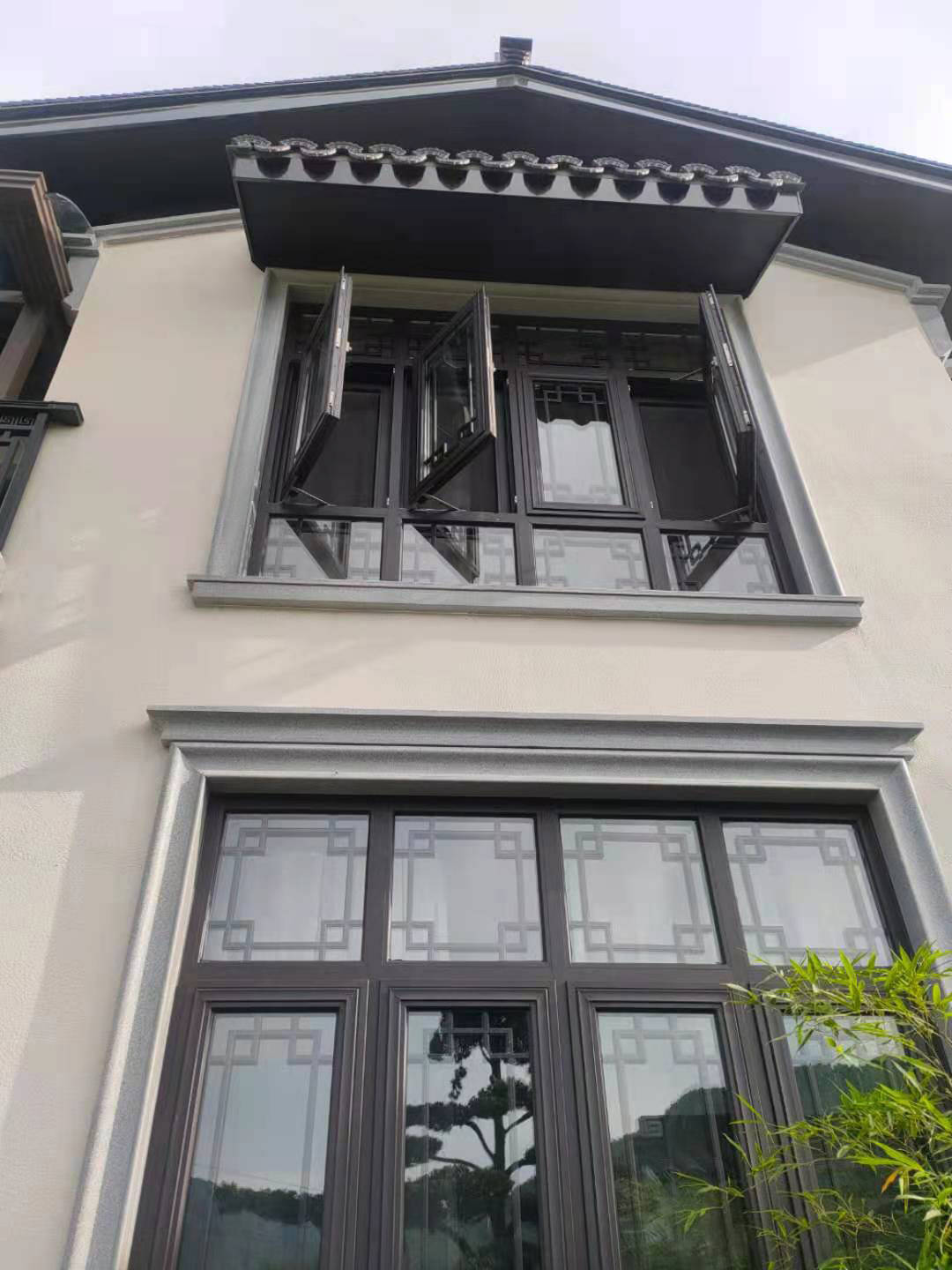 江南意境的窗景断桥窗的性能梅雨季节的中式窗真的绝绝子