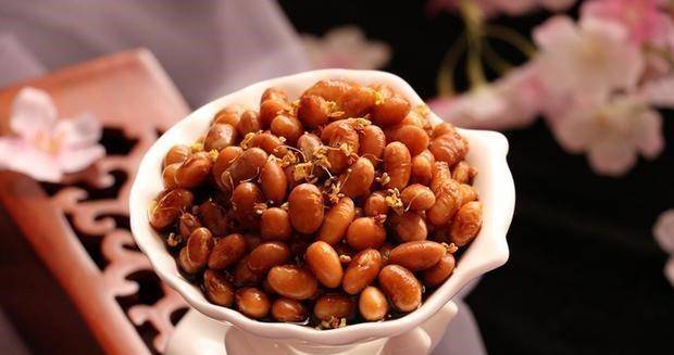 都可以，下面我来教您一种可以随吃随取的方法：醋泡黄豆。【醋泡黄豆】