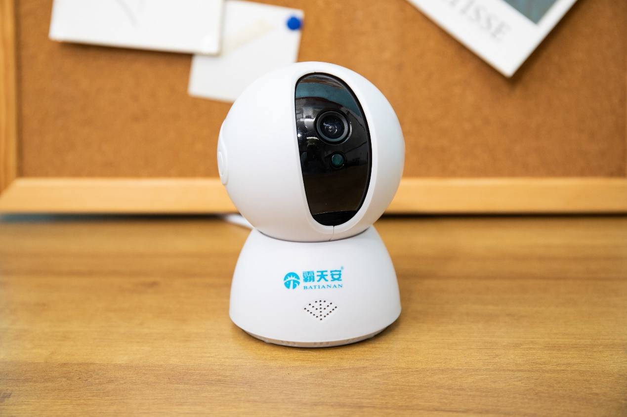 简单易用守护家中安全霸天安y13监控摄像头体验