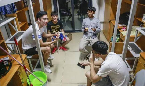 大学 寒酸 宿舍排名火了 越看越扎心 最后堪比荒野求生 升学 恒艾教育