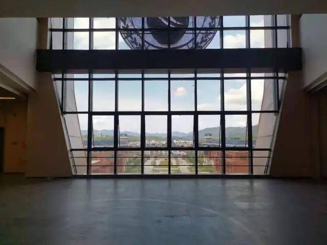 终于等到你广东药科大学云浮校区新图书馆投入使用