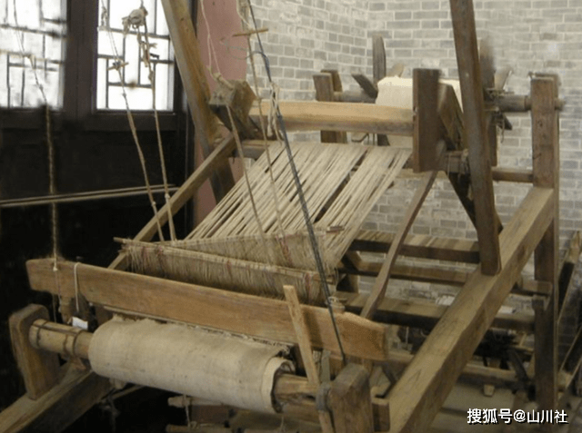 中国是世界上最早生产纺织品的国家之一，此地出土一物足以证明_考古
