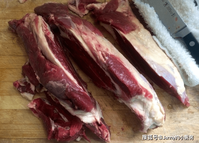 牛肉怎么切才不散还薄 d013e12dbc424bba8fd2c8f35ca381ac.png