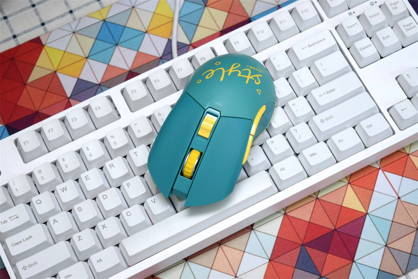 舒服了跨平台办公一键搞定达尔优em901无线双模游戏鼠标分享