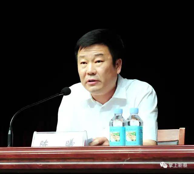 新蔡县委书记邵奉公为新蔡一高师生讲授思政课