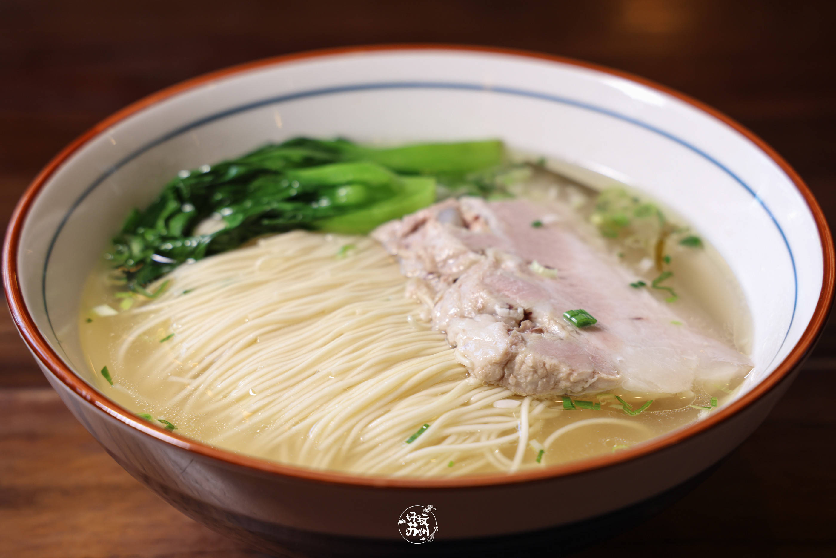 都有这碗枫镇大肉面,被誉为是"最难做,最精细,最鲜美"的一碗苏式面