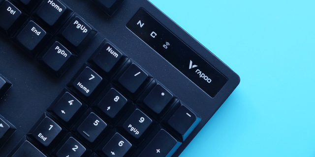 百元无线机械键盘士兵突击雷柏v500pro无线版游戏机械键盘