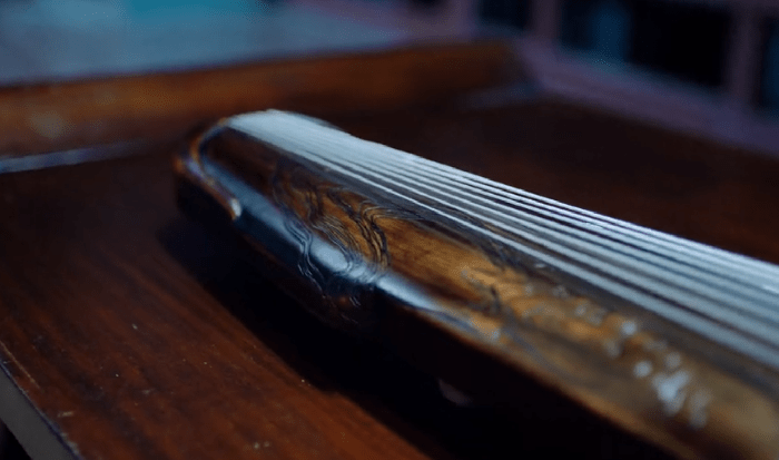 原创陈情令蓝湛用了十六年的时间将忘机琴变成了跟随便一样的颜色