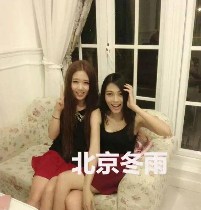 黄秋燕生的姐妹花 颜值比利智女儿高 却没成为李连杰的掌上明珠 李思和