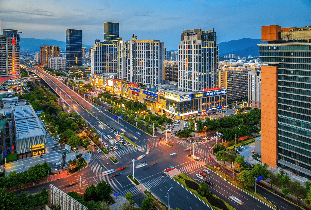 又踏层峰望眼开新罗区增进民生福祉城乡建设提质加速