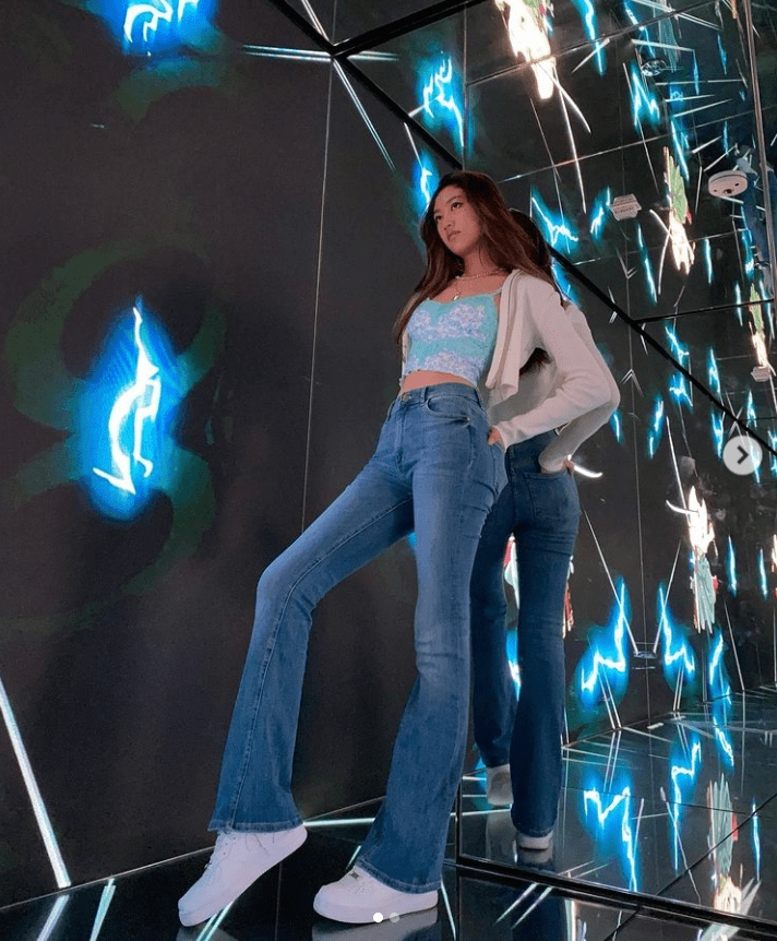 原创最美星二代!任达华17岁爱女拍画报「110公分逆天长腿」