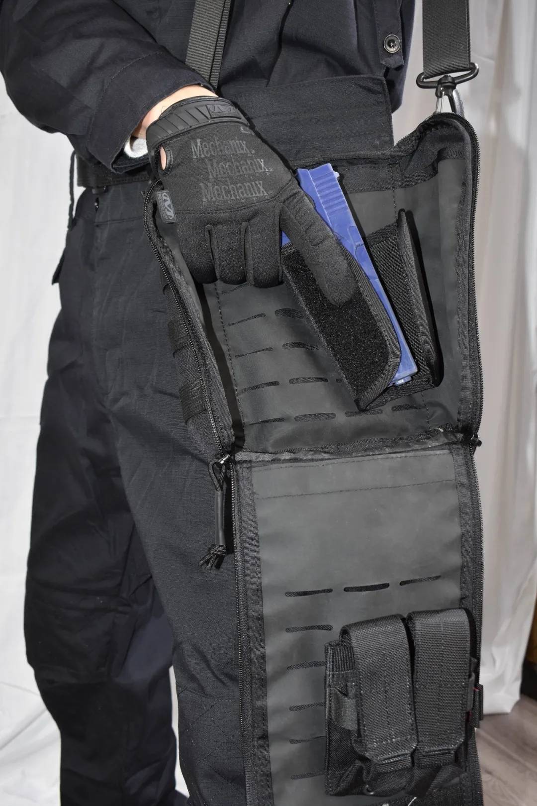 雁行战术针对现如今我们的便衣警察在巡逻,警戒,安保等任务中遇到的