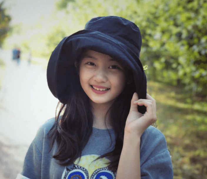 黄磊女儿黄多多,上热搜再次被嘲笑