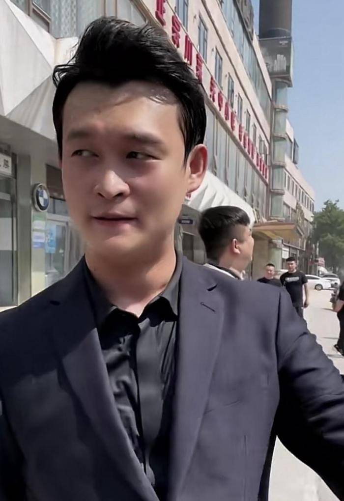 怎么当网红徒弟 5289047ddb4948398f1bc8b37fea644c.jpeg