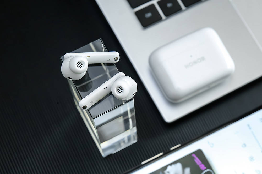 原创荣耀earbuds2se实测32小时超长续航主动降噪体验与质感兼具