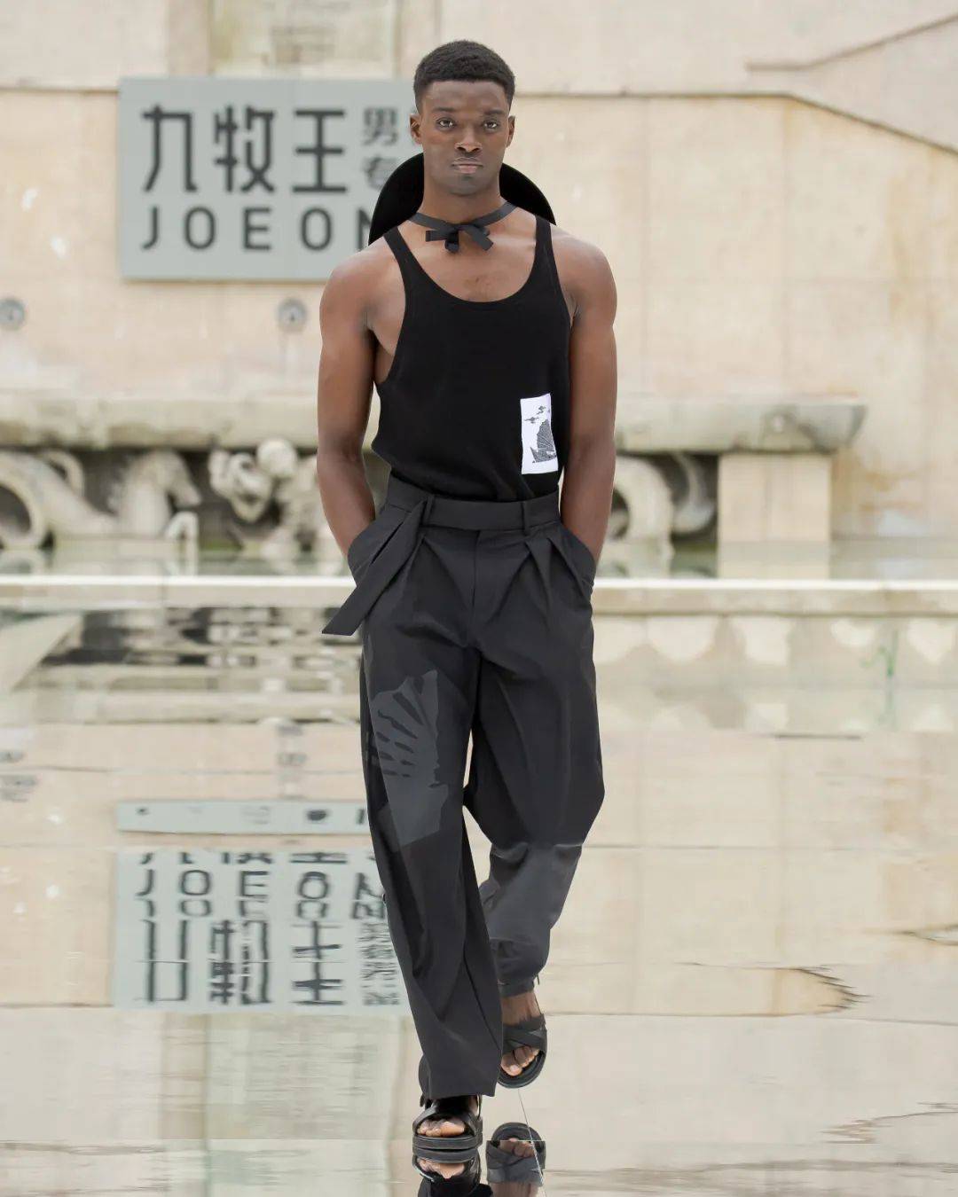 中国男裤 登上巴黎时装周 穿好裤子对男人太重要 九牧王 中国男裤 登上巴黎时装周 穿好裤子对男人太重要 九牧王