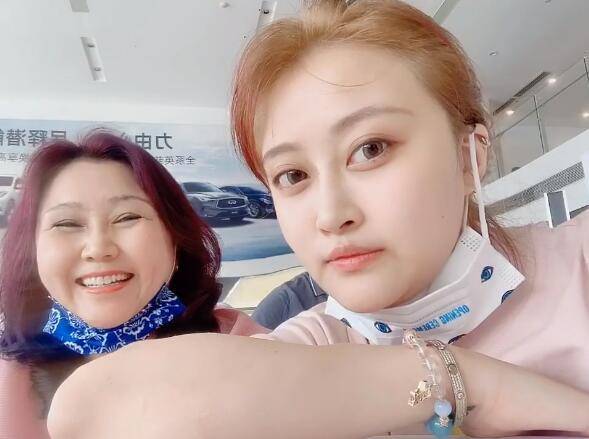 孙侨潞去世半年,妈妈自曝患有抑郁症,首次透露已和侨潞爸爸分手