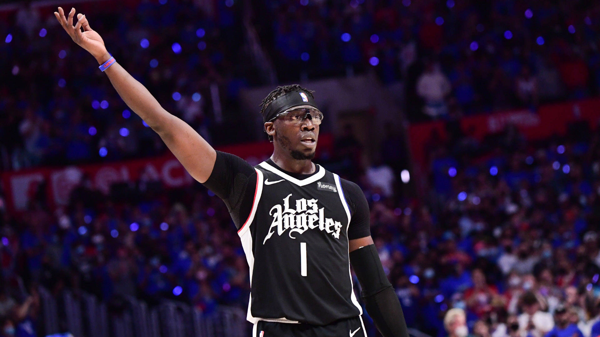 最后需要谈及的是,雷吉-杰克逊已经成为快船在今年季后赛的功臣球员