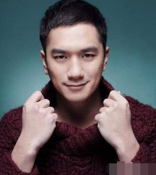 着"周迅男闺蜜","徐静蕾前男友"的标签,周旭可以说是黄觉生命中的贵人