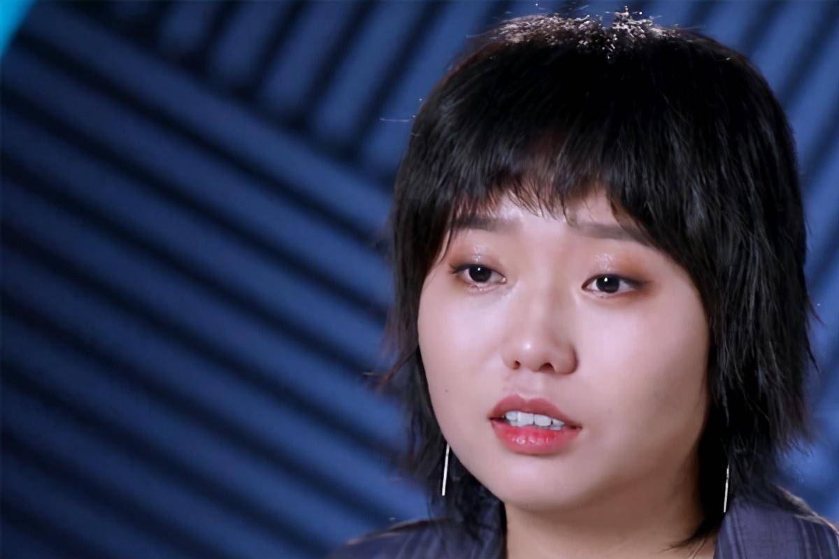 李雪琴的苦难人生:父亲负债逃走母亲酗酒,曾一度抑郁差点自尽!