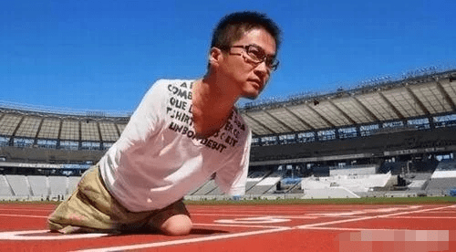 天生无手脚的乙武洋匡 结婚15年出轨50人 妻子以为照顾他像养狗 仁美