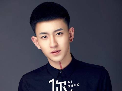 李耀阳离婚只为进演艺圈拍吻戏过不了关惹怒导演众人拉架