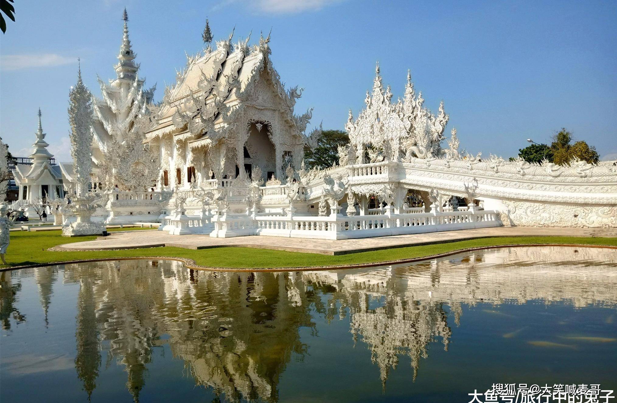 泰國最美的寺廟,行走在其中,彷彿在