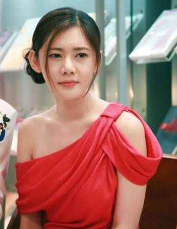 原创她是知名韩国女星不喜欢家人嫁到中国洗衣带娃立志做好媳妇