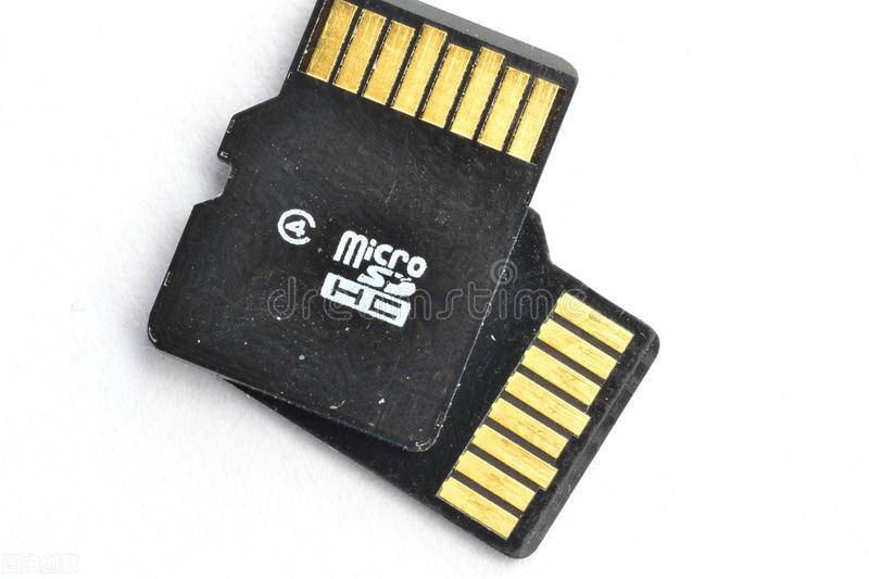 采用端子接口,可以非常方便的和can总线进行连接,另一端配有tf卡插口