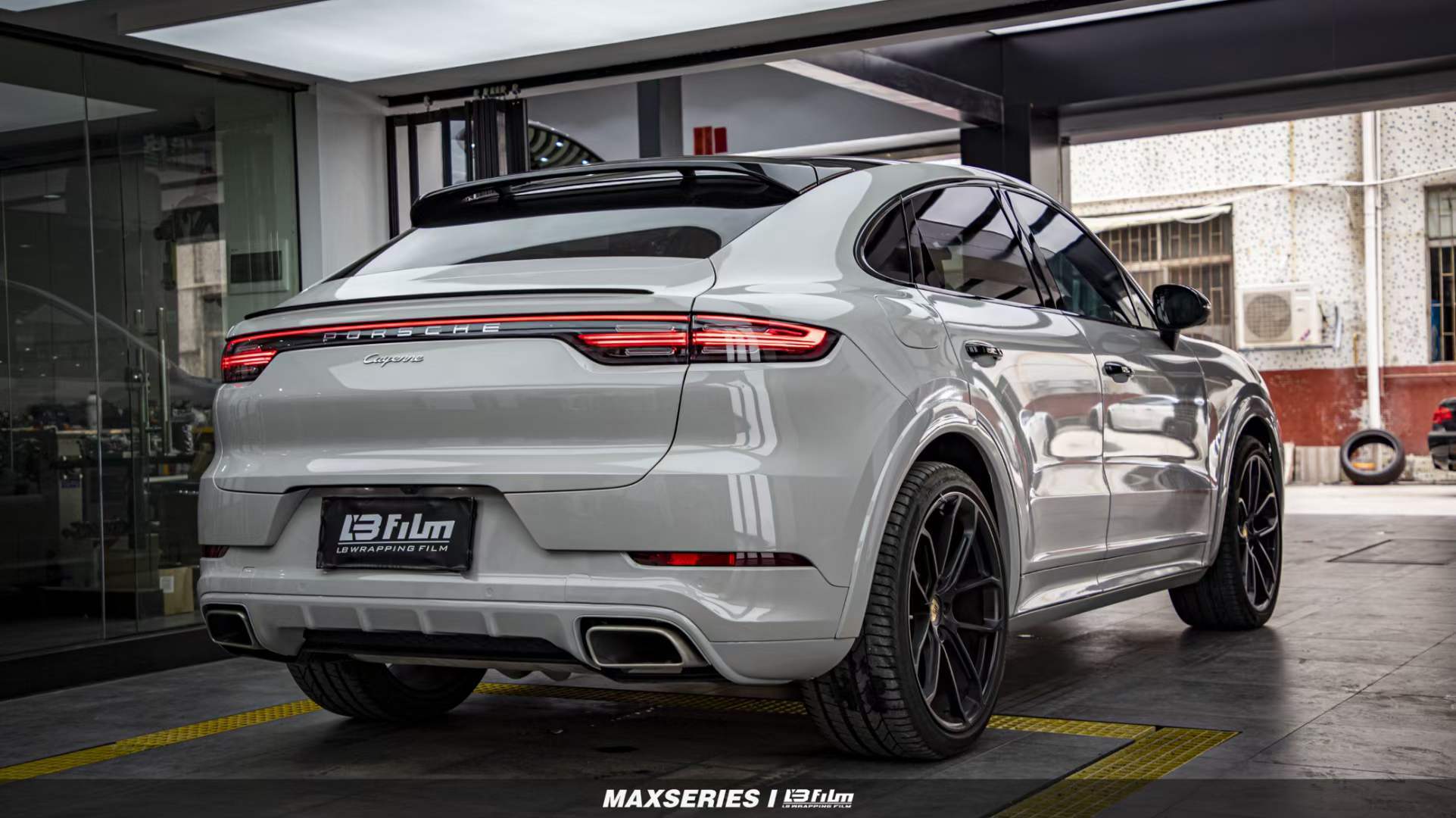 惊艳ins色调美到无法呼吸保时捷卡宴贴膜lbfilm改色膜原厂漆哑灰