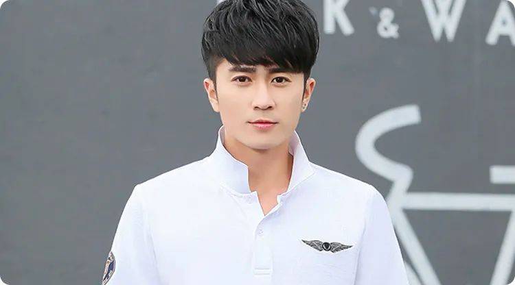 玄机妙算 教你通过眉毛和鼻子来判断财运如何 双眼