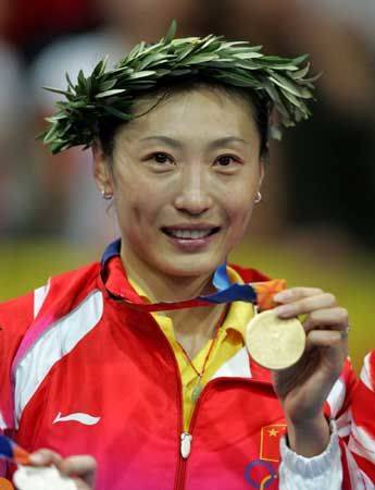 奥运冠军张宁近况:再婚后与丈夫长期异国分居,自己独自抚养女儿