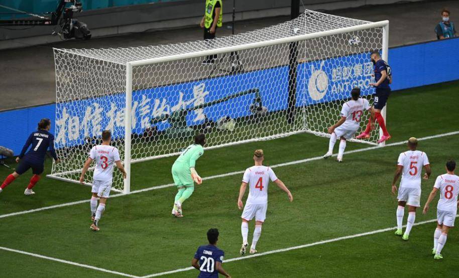 法国队历史最强锋线 7ff8e9bb0db0491a873ec0288ef46d8a.jpeg