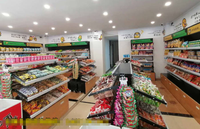 年龄层|十年磨一剑 怡佳仁零食店光芒耀目