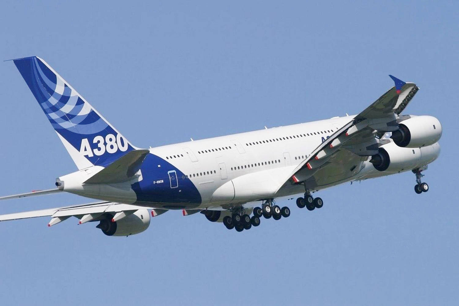 原创最大的客机能乘坐多少人可以搭载555名乘客是不是很耗油呢