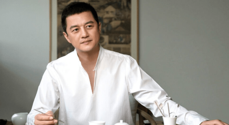 央视版《笑傲江湖》主演近况:有人活成京圈公主,有人已离世