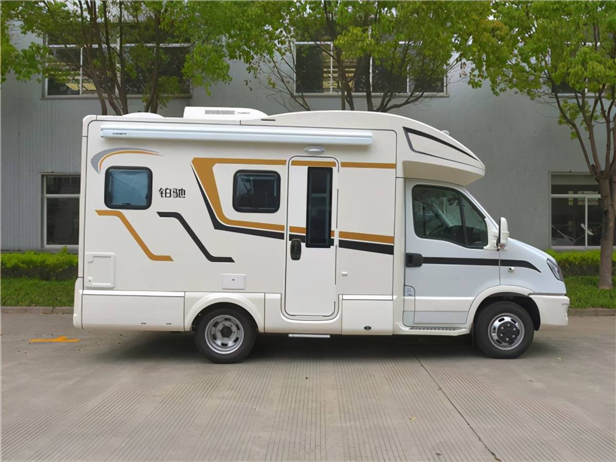 相当罕见的小额头单拓展房车全新铂驰梦想家侧拓展房车