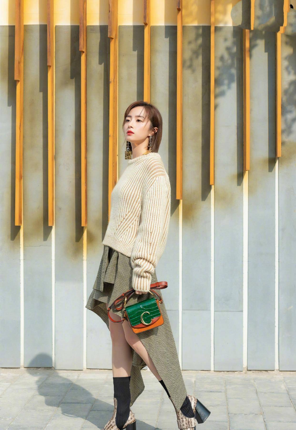 仙女|胡冰卿果然“冰清玉洁”,一身仙女裙明艳动人,仿若人间仙子