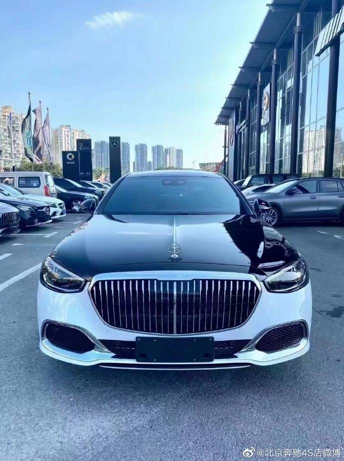 带你游走黑白之间享受视觉冲击2021款奔驰迈巴赫s480