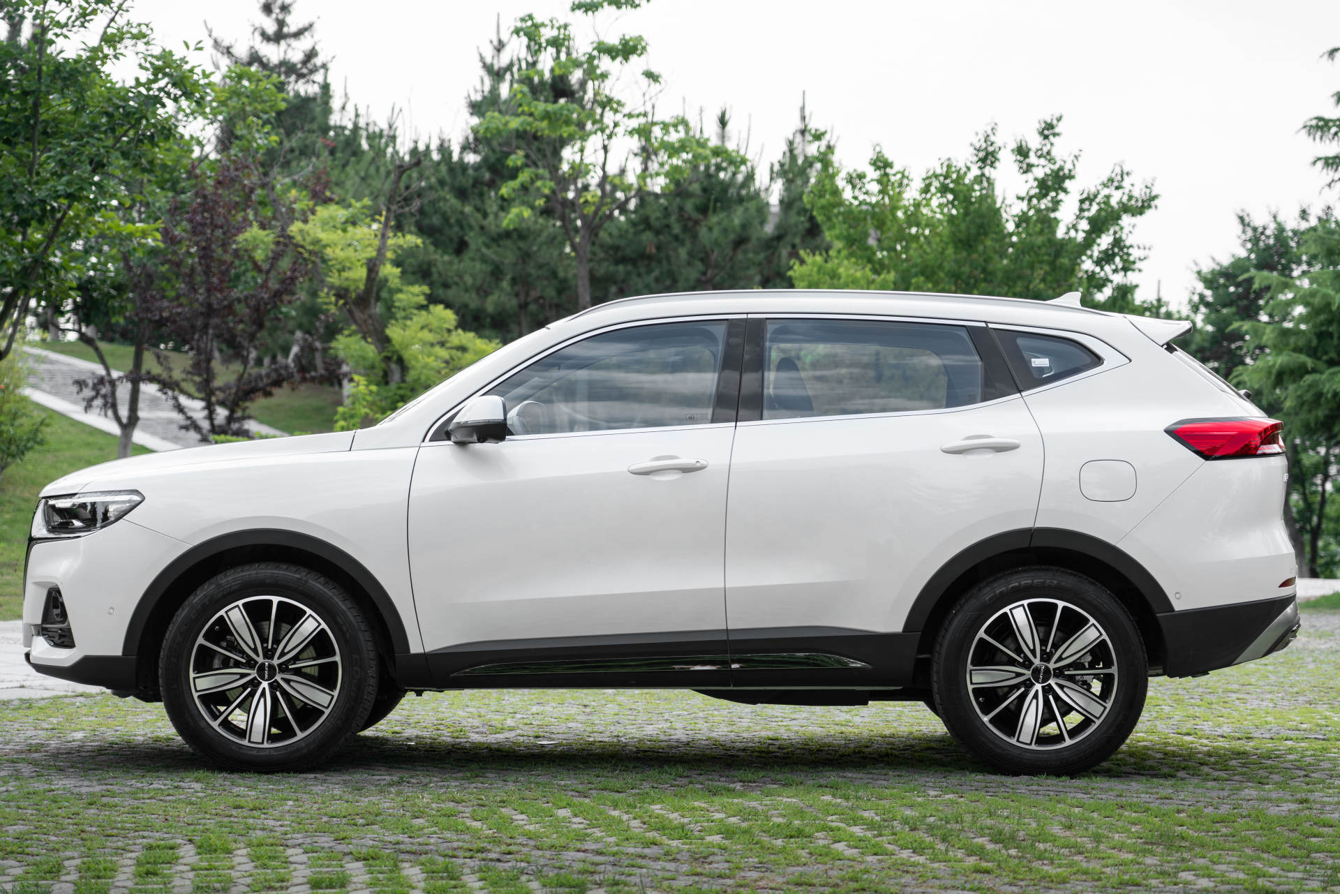 笑笑撩车小白司机的初体验00后空乘女孩试哈弗h6国潮版