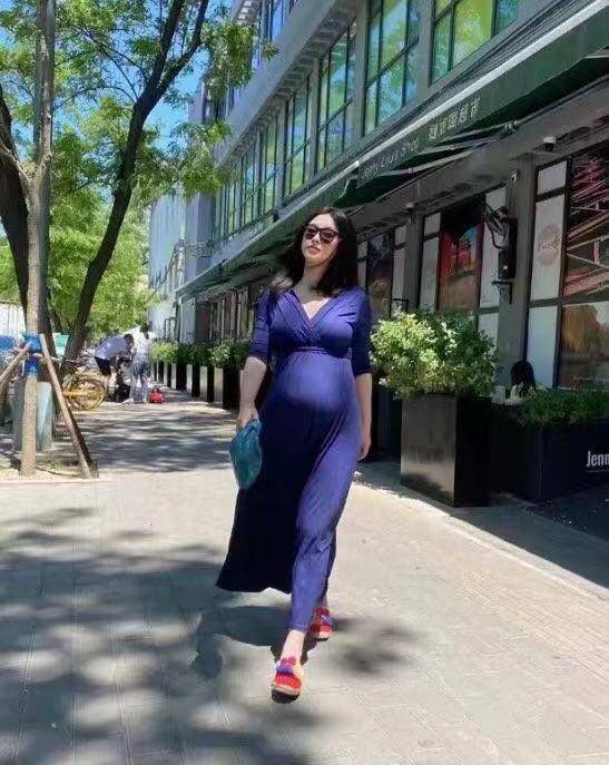 朱珠晒孕期自拍"孕味十足"!一身白裙魅力十足