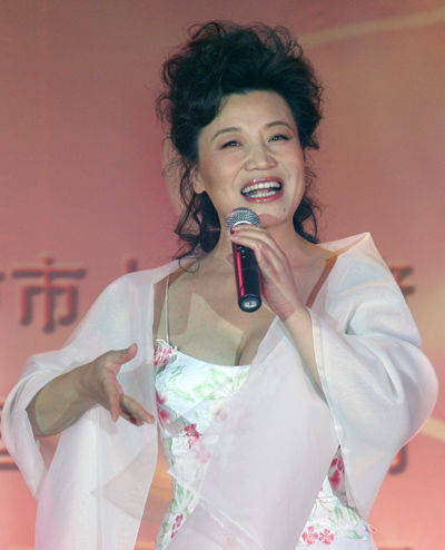 迟来的爱55岁小香玉与王为念离婚后收获幸福姐弟婚姻