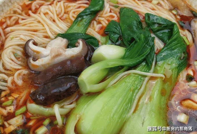 怎么做简单好吃的青菜面 d1fcf813b797403b96304440edf8db48.jpeg